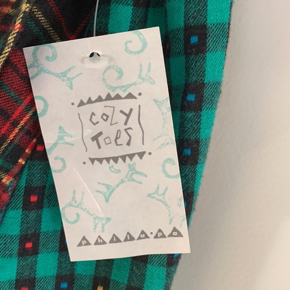 NWOT Girls plaid jumper with leggings and tshirt included. Size small - Picture 3 of 4